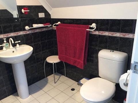Aarn House B & B Airport Accommodation - Yamba Accommodation 4