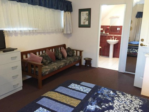 Aarn House B & B Airport Accommodation - Yamba Accommodation 1