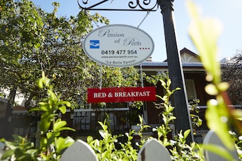Pension Of Perth - Yamba Accommodation 5