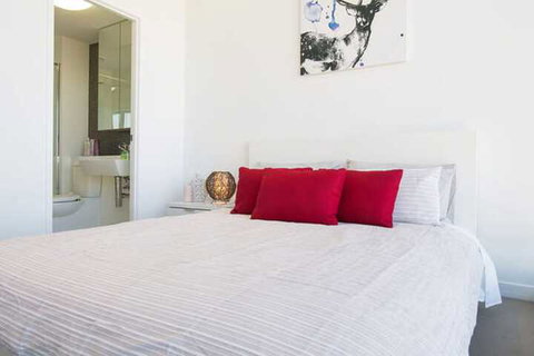 C3CBD Melbourne Apartment - Yamba Accommodation 6
