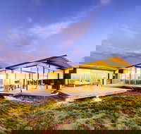 Cloudy Bay Beach House - Yamba Accommodation