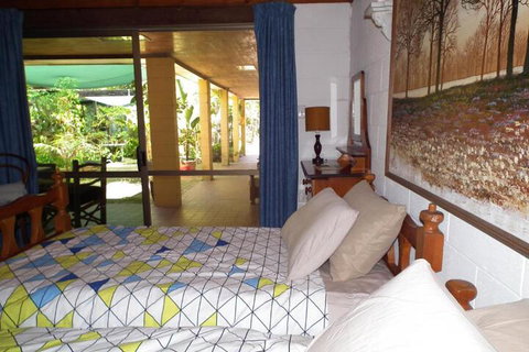 Shady Grove B & B - Yamba Accommodation 5