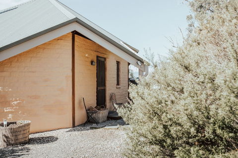 Kangaroo Ridge Retreat - Yamba Accommodation 0