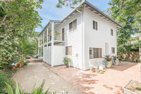 A PERFECT STAY - Beach Chalet - Yamba Accommodation 0