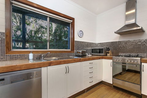 A PERFECT STAY - Beach Chalet - Yamba Accommodation 2