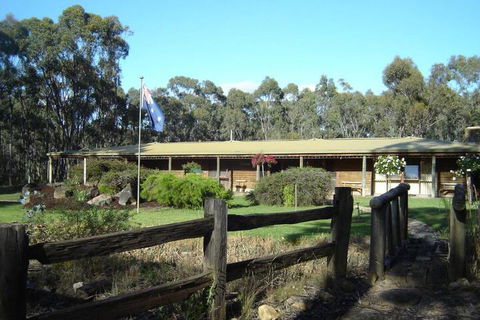 Gunyah Valley Retreat - Yamba Accommodation 4