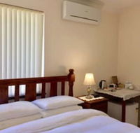 The Royal Dolphin BB in Safety Bay - Yamba Accommodation