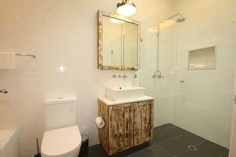 A PERFECT STAY - Cavvanbah Seaside Cottage - Yamba Accommodation 2