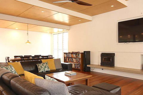 A PERFECT STAY - Cavvanbah Seaside Cottage - Yamba Accommodation 3