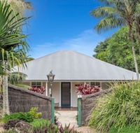 A PERFECT STAY - Cavvanbah Seaside Cottage - Yamba Accommodation