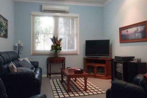 Langley Cottage B & B - Yamba Accommodation 6