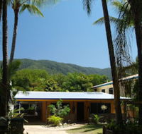 Clifton Beach House - Yamba Accommodation