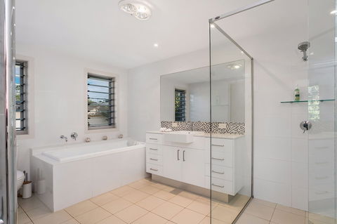 A PERFECT STAY - Byron Beach Style - Yamba Accommodation 1