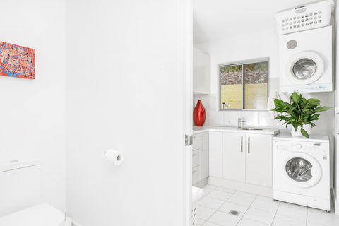 A PERFECT STAY - Jali Burugar - Yamba Accommodation 4