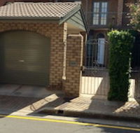 Luxury Townhouse in chic North Adelaide - Yamba Accommodation