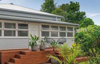 Lena's Beach House - Yamba Accommodation 0