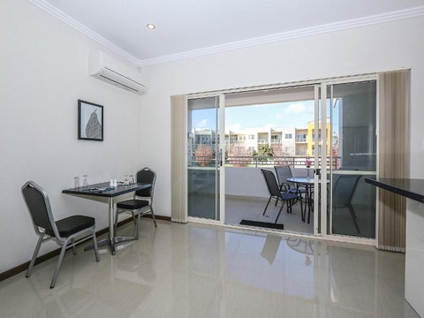 Rose Hotel Clarkson - Yamba Accommodation 5