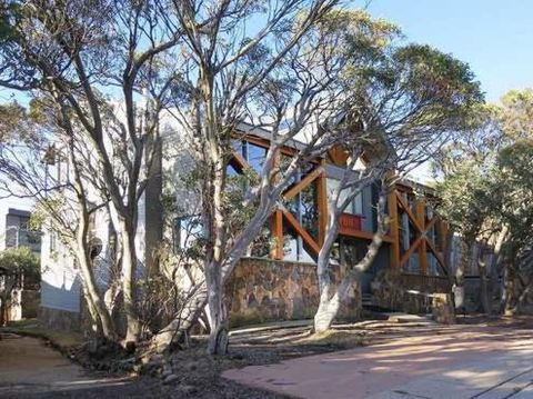 Howqua 6 - Yamba Accommodation 1