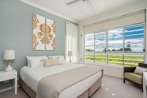 A PERFECT STAY - Bluewater House - Yamba Accommodation 0