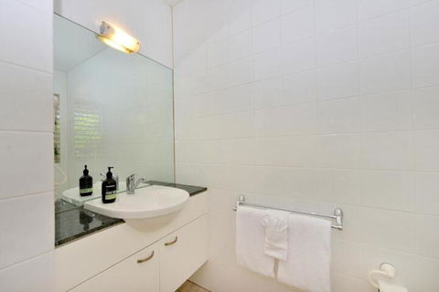 Frangipani Sur La Mer - Yamba Accommodation 6