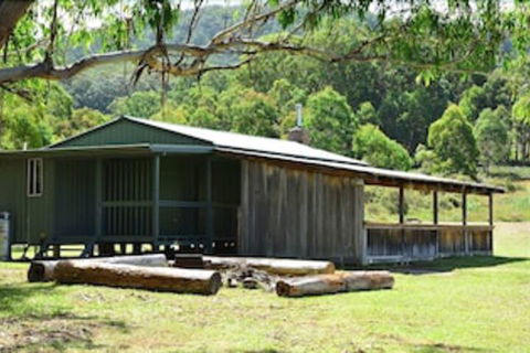 Four Bull Hut - Yamba Accommodation 1