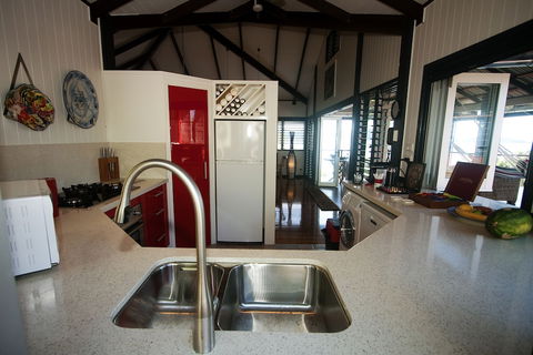 Bedarra Beach House - Yamba Accommodation 3