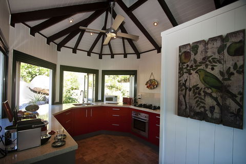 Bedarra Beach House - Yamba Accommodation 2