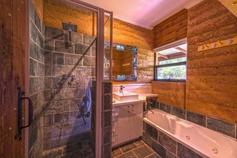 Beach House Dunsborough - Yamba Accommodation 2