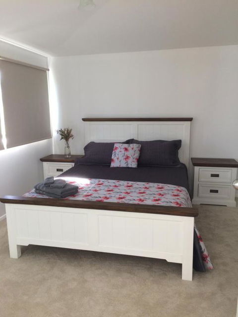 Lovedale Red Gum Cottage - Yamba Accommodation 3