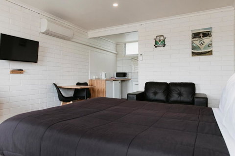 Anchor Wheel Motel - Yamba Accommodation 3
