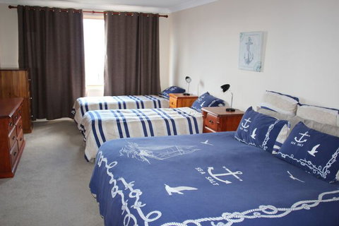 Beulahs Beach House At Stockton - Yamba Accommodation 2