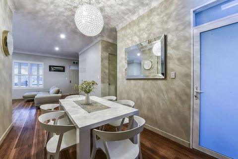 Aloha Luxury Central Apartments - Yamba Accommodation 6