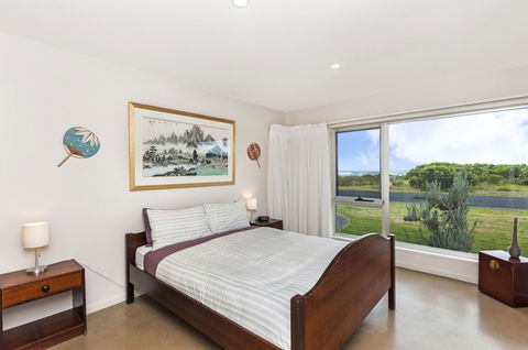 Sea Lit - Yamba Accommodation 6
