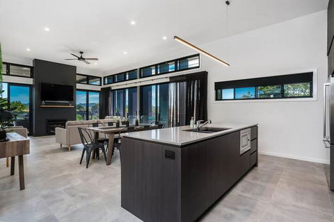 Wollumbin Haus - Yamba Accommodation 6