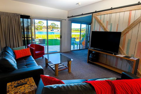 Ulverstone River Edge Apartments - Yamba Accommodation 5