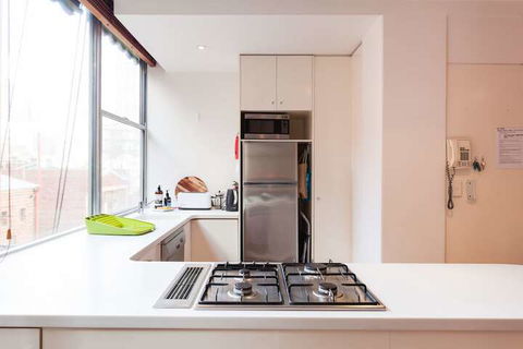 BENJAMIN, 2BDR Melbourne Apartment - Yamba Accommodation 2