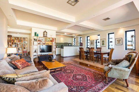 BELLE, 2BDR Melbourne Apartment - Yamba Accommodation 4