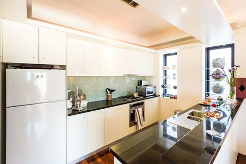 BELLE, 2BDR Melbourne Apartment - Yamba Accommodation 6