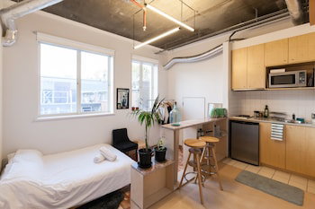 LUCINDA, Carlton Studio Apartment - Yamba Accommodation 0