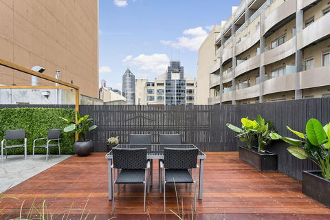 AERIN, 2BDR Melbourne Apartment - Yamba Accommodation 2