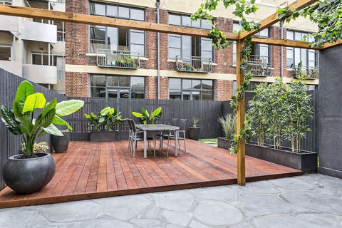 AERIN, 2BDR Melbourne Apartment - Yamba Accommodation 1
