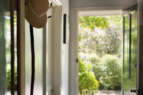 Gold Finch - Yamba Accommodation 6