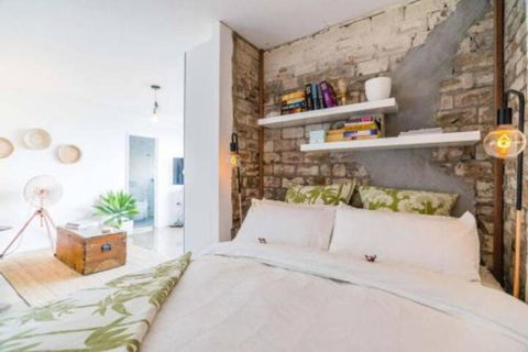 Stylish Apartment In Elizabeth Bay - Yamba Accommodation 3