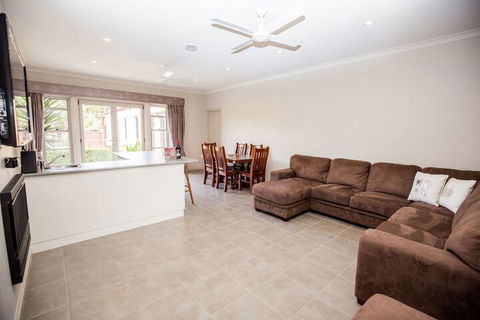 BEL MIREN DUSTY MILLER - Yamba Accommodation 3