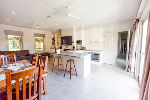 BEL MIREN DUSTY MILLER - Yamba Accommodation 2