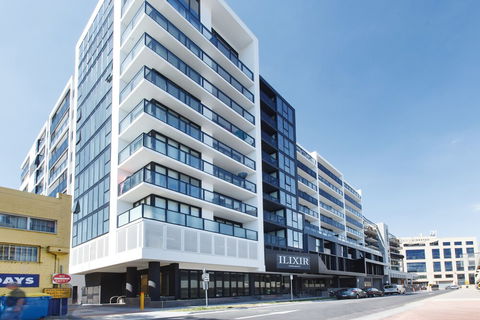 Ilixir Apartments By Ready Set Host - Yamba Accommodation 4