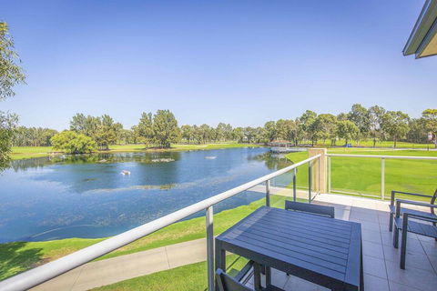 Villa On The Green - Yamba Accommodation 5