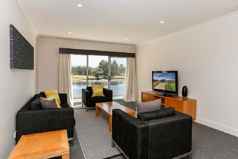Villa On The Green - Yamba Accommodation 3