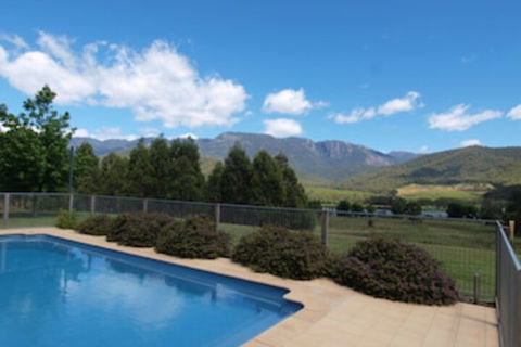 Mad On The Buckland - Yamba Accommodation 0