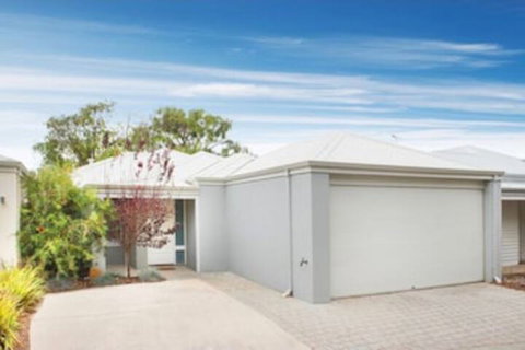 Sunrise Cove - Yamba Accommodation 0